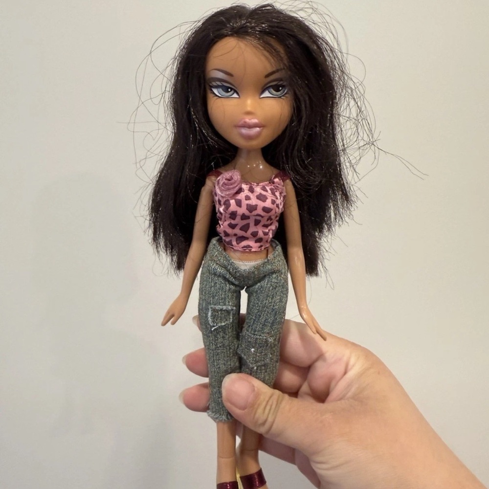 2/$75 vintage bratz doll 💕